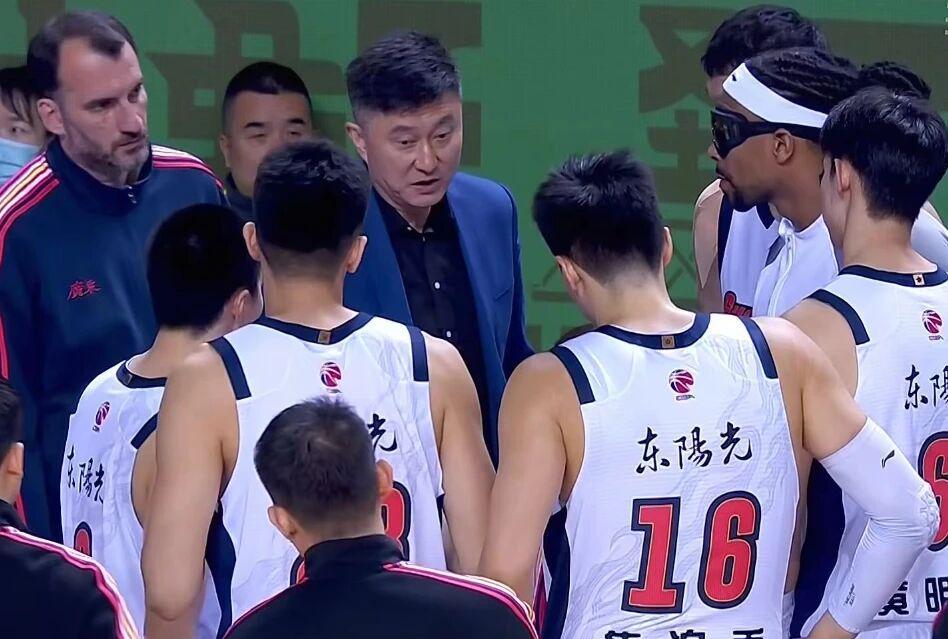 皇冠体育官方网站-广东男篮进行深度总结，赵继伟确定复出，北京男篮伤两大主力